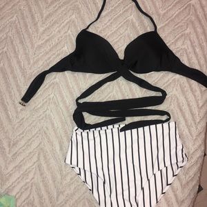 black and white 2 piece bikini set
